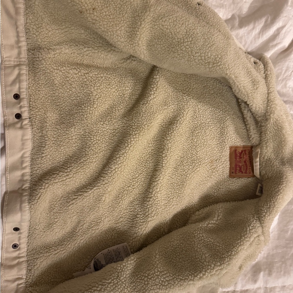 Levi’s jacket! - Picture 3 of 5